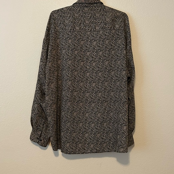 Patterned Button-Up Shirt - Picture 6 of 6